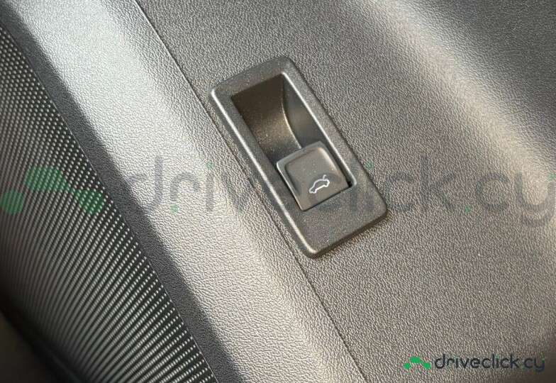 Audi SQ5 White