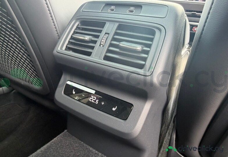 Audi SQ5 White