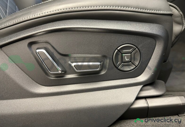 Audi SQ8 Grey