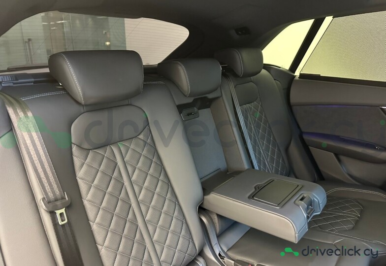 Audi SQ8 Grey
