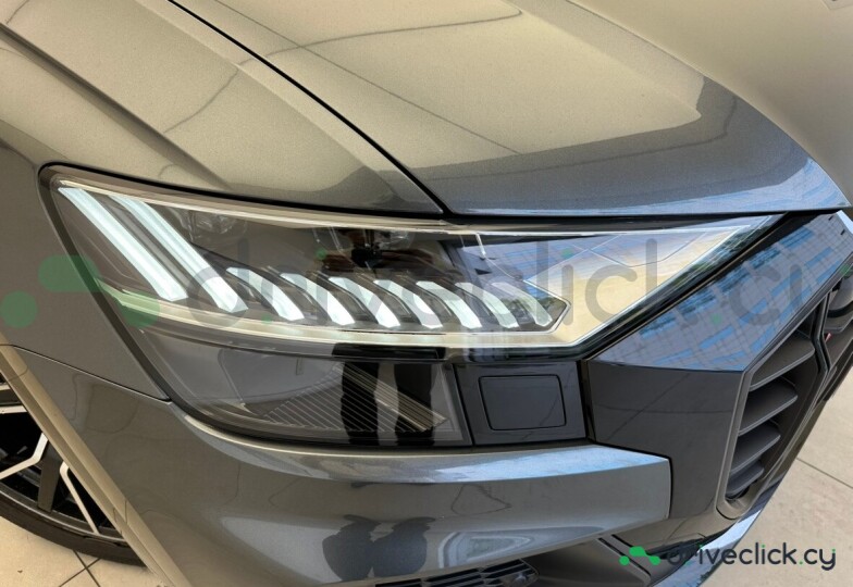 Audi SQ8 Grey