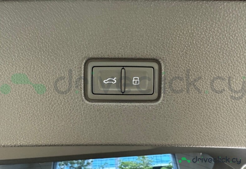 Audi SQ8 Grey