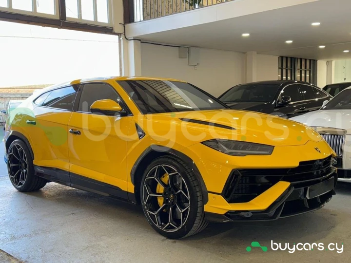 Lamborghini Urus Желтый