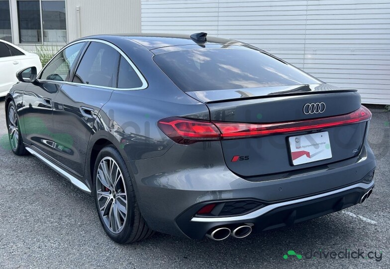 Audi S5 Серый