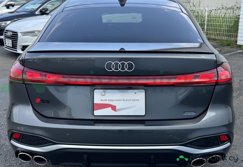 Audi S5 Серый