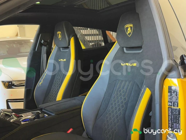 Lamborghini Urus Желтый