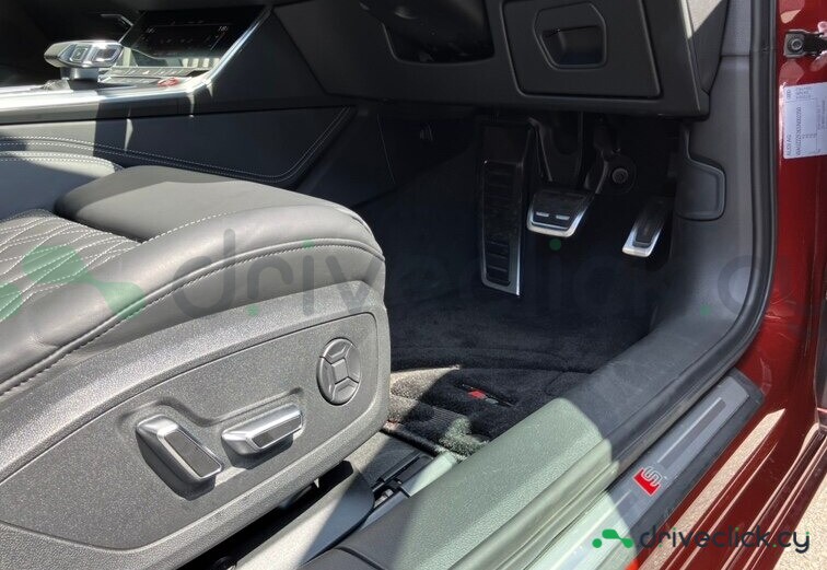 Audi S6 Red