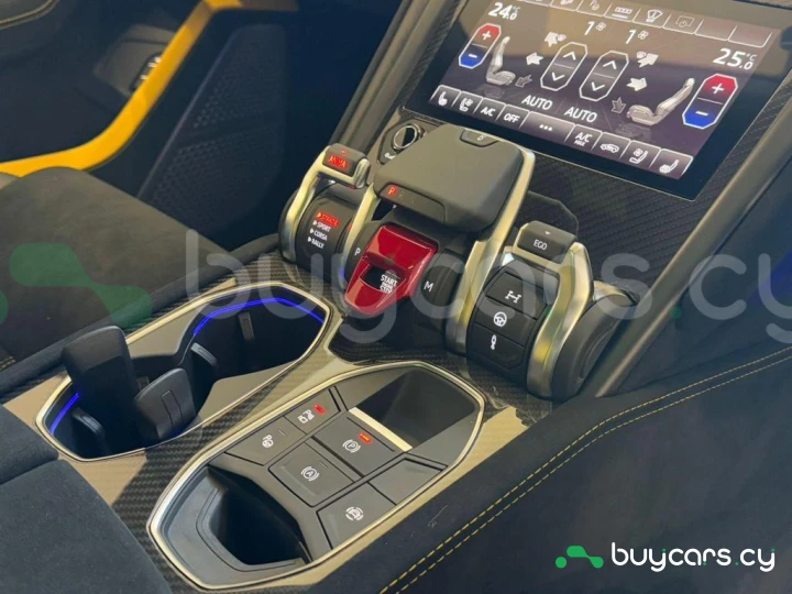 Lamborghini Urus Желтый