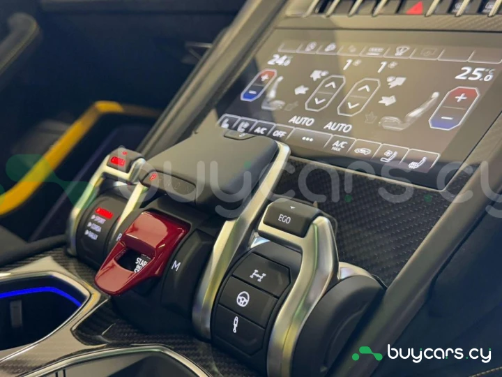 Lamborghini Urus Желтый