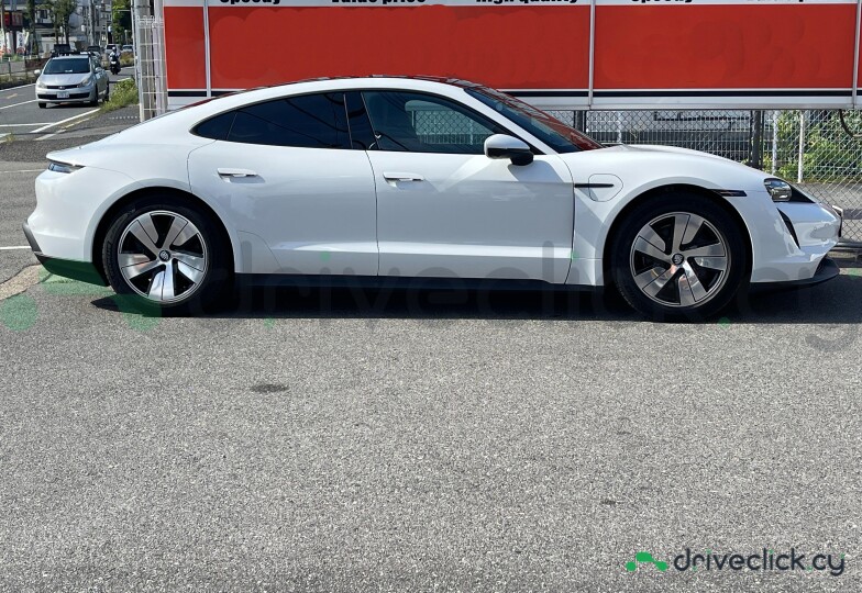 Porsche Taycan White