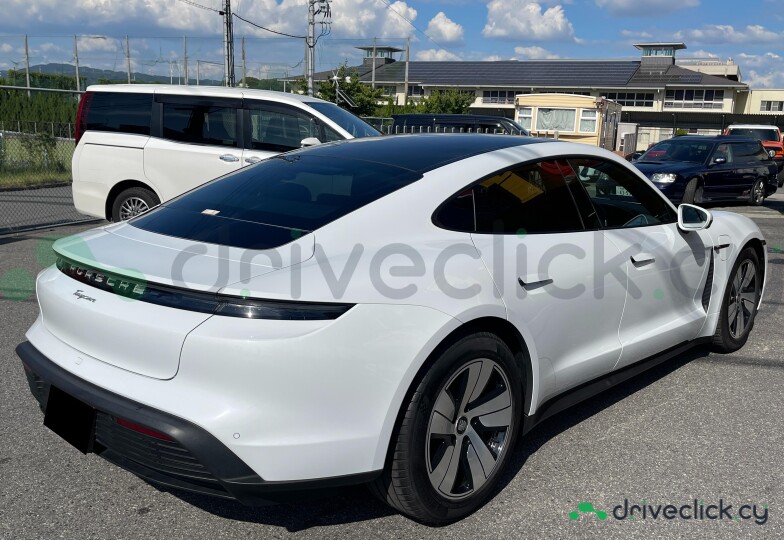 Porsche Taycan White