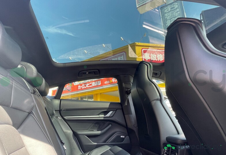 Porsche Taycan White