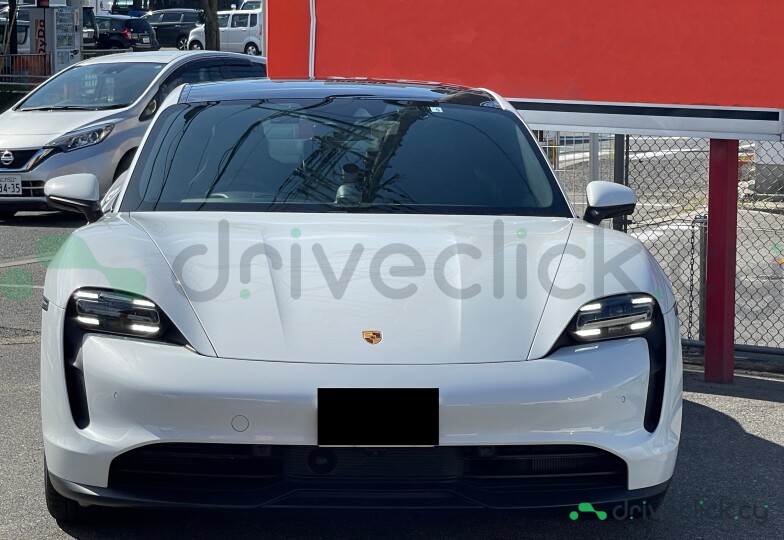 Porsche Taycan White