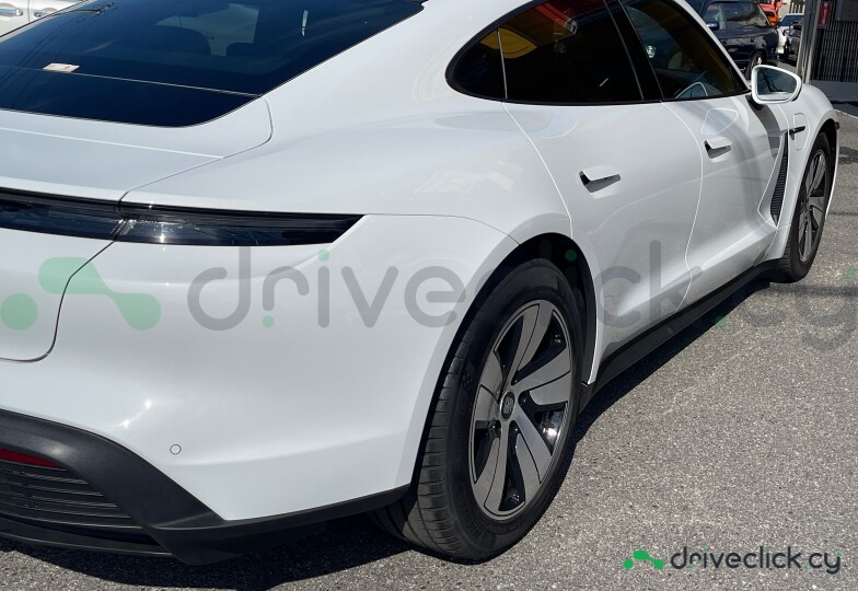 Porsche Taycan White