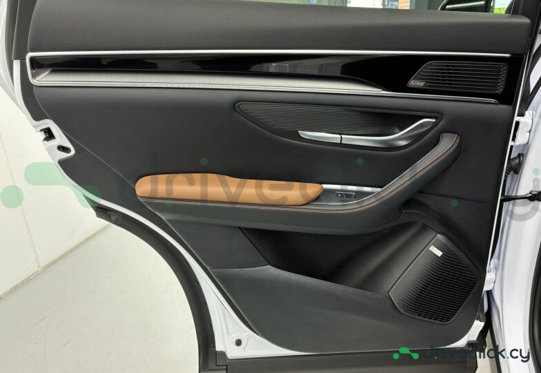 BYD Sea Lion White