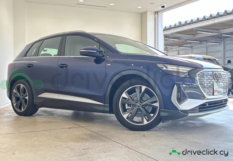 Audi Q4 e-tron Blue