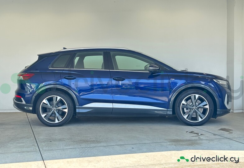 Audi Q4 e-tron Blue