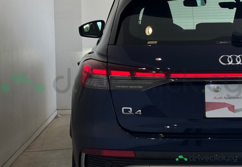 Audi Q4 e-tron Blue