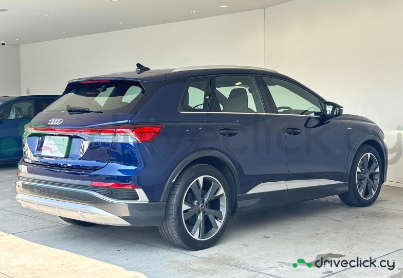 Audi Q4 e-tron Blue