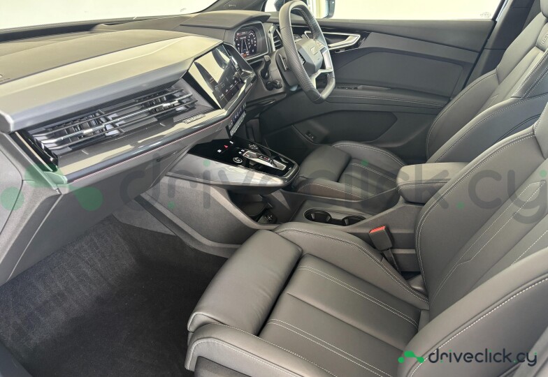 Audi Q4 e-tron Blue