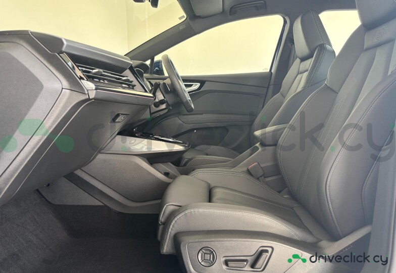 Audi Q4 e-tron Blue