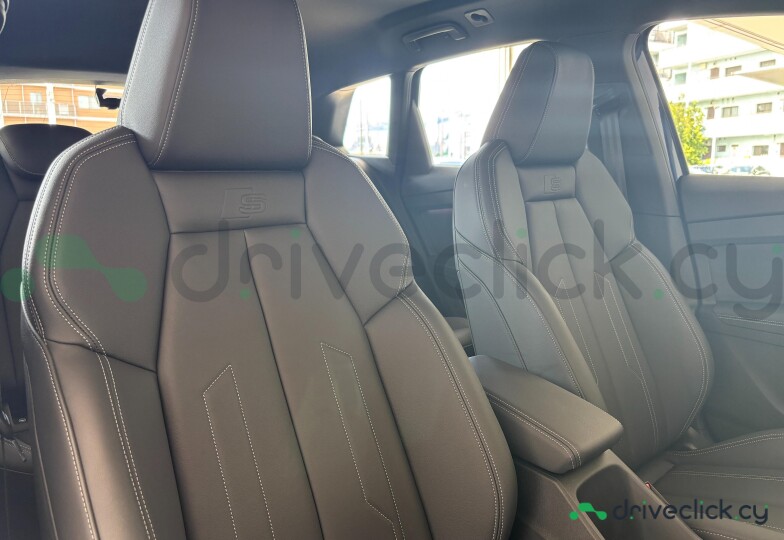 Audi Q4 e-tron Blue