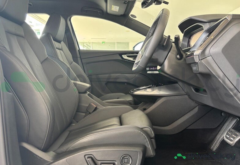 Audi Q4 e-tron Blue