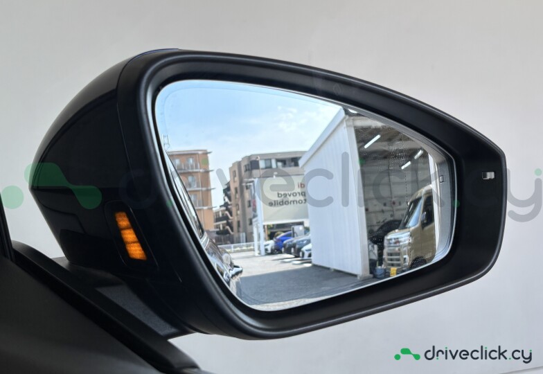 Audi Q4 e-tron Blue