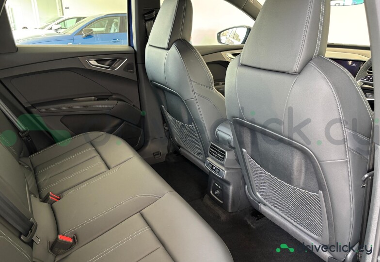 Audi Q4 e-tron Blue