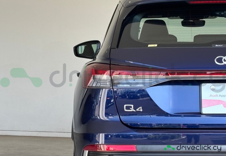 Audi Q4 e-tron Blue