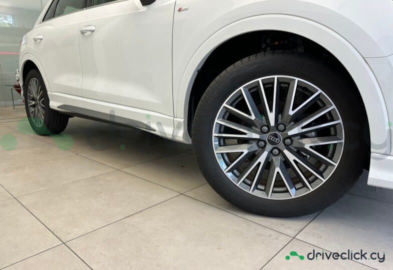 Audi Q3 Белый