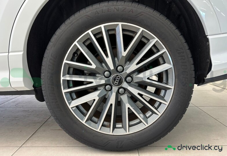 Audi Q3 Белый