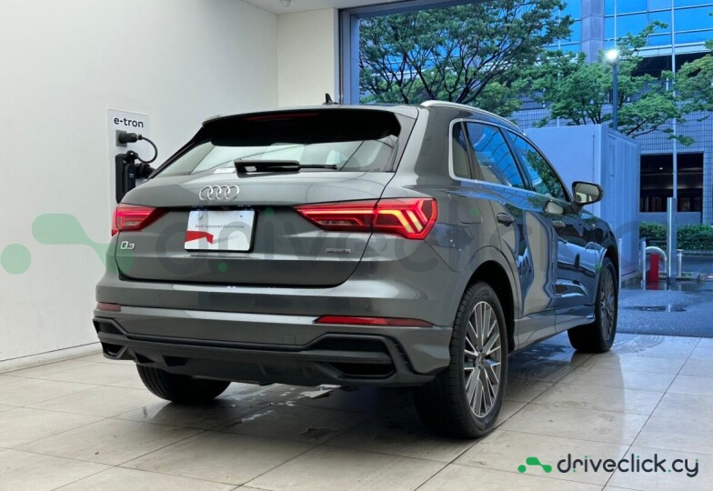 Audi Q3 Серый