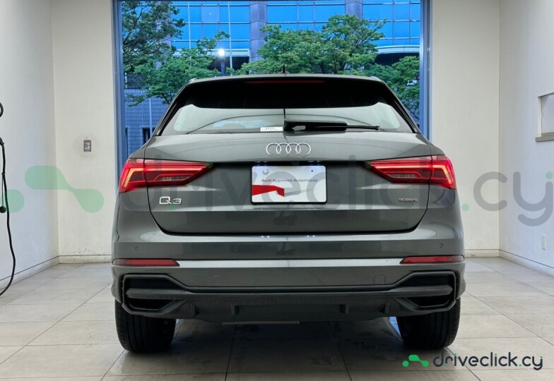 Audi Q3 Серый