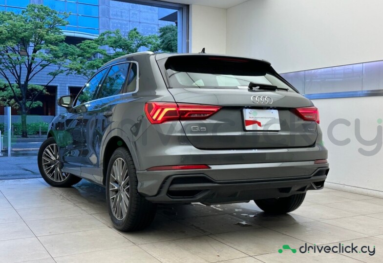 Audi Q3 Серый