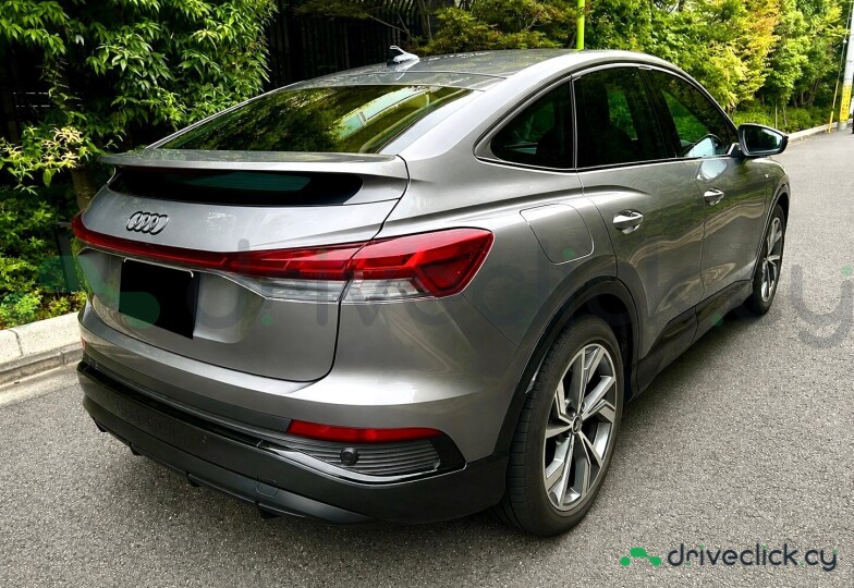 Audi Q4 Sportback e-tron Серый