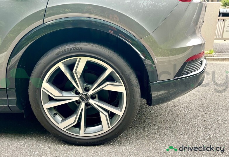 Audi Q4 Sportback e-tron Серый