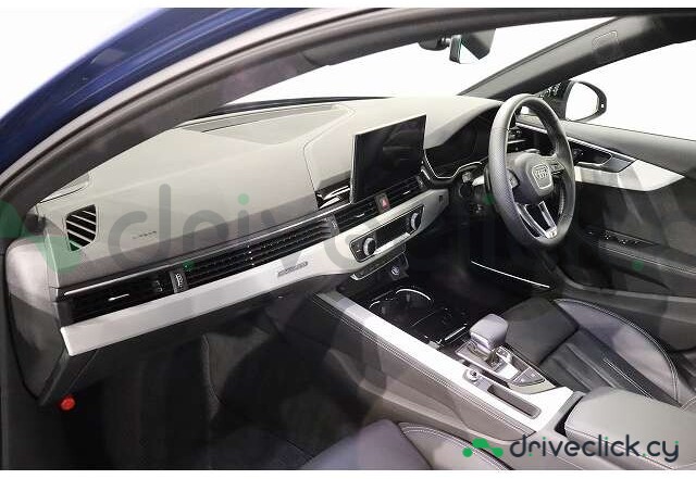 Audi A4 Синий