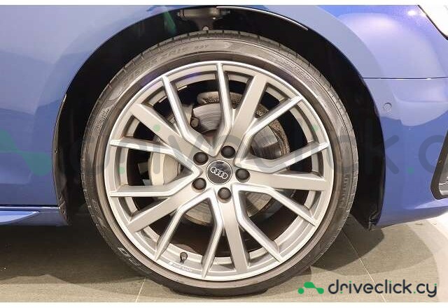 Audi A4 Синий