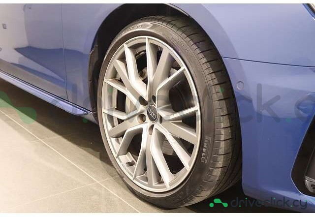 Audi A4 Синий