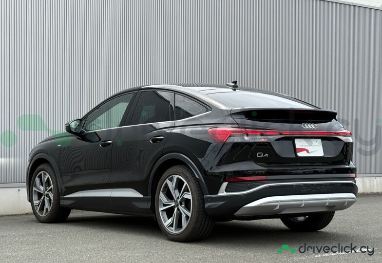 Audi Q4 Sportback e-tron Черный