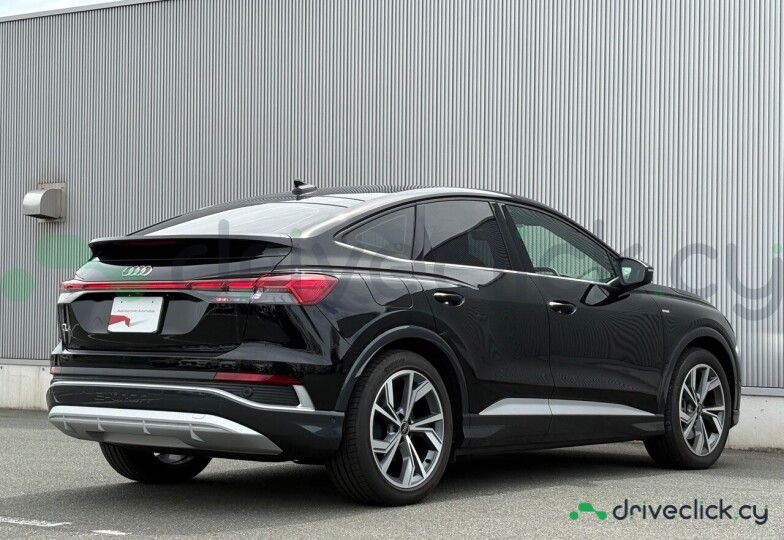 Audi Q4 Sportback e-tron Черный