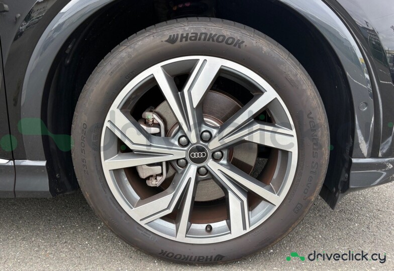Audi Q4 Sportback e-tron Черный