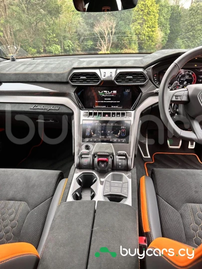 Lamborghini Urus Оранжевый