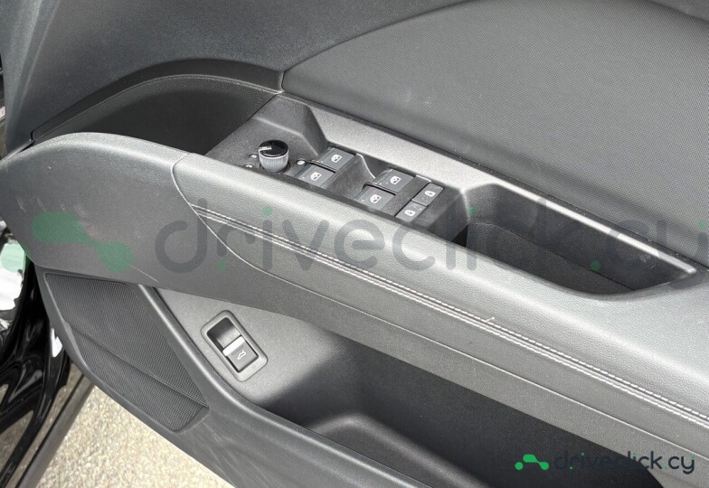 Audi Q4 Sportback e-tron Черный