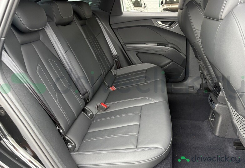 Audi Q4 Sportback e-tron Черный
