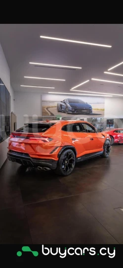 Lamborghini Urus Оранжевый