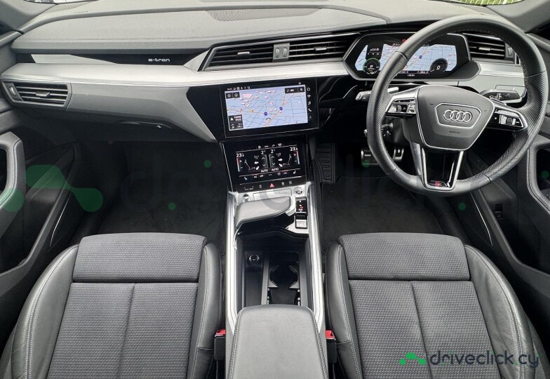 Audi Q8 Sportback e-tron Синий