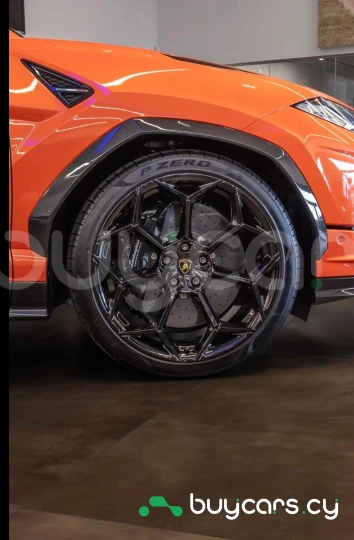Lamborghini Urus Оранжевый