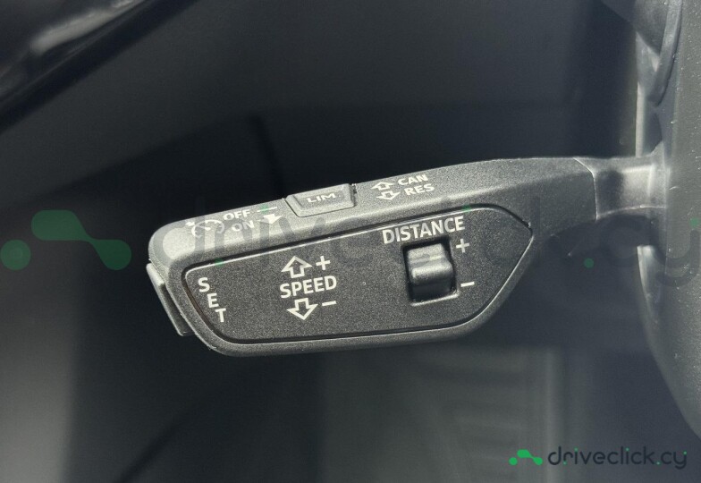 Audi Q8 Sportback e-tron Синий